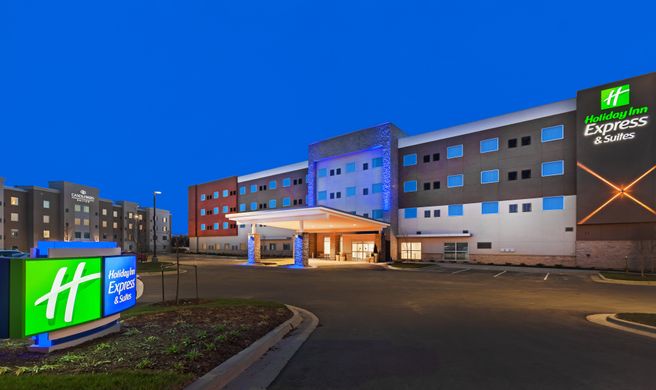Holiday Inn Express & Suites Overland Pk Exterior