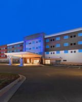 Holiday Inn Express & Suites Overland Pk