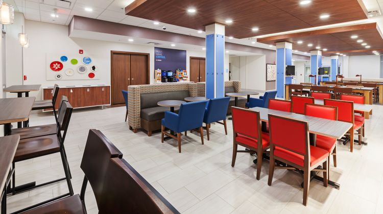 Holiday Inn Express & Suites Overland Pk Restaurant