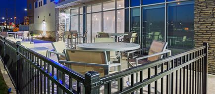 Holiday Inn Express & Suites Overland Pk Exterior