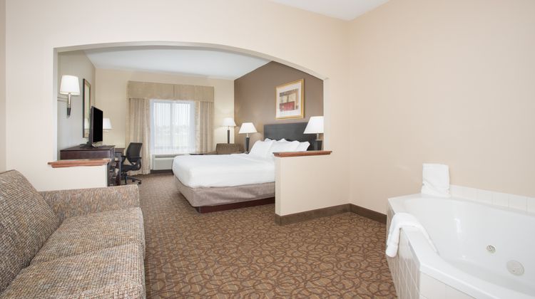 Holiday Inn Express Suite