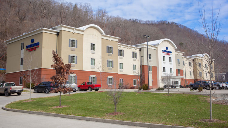 Candlewood Suites Logan Exterior