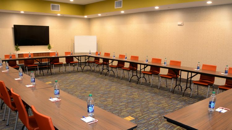 Holiday Inn Express & Suites Pittsburgh Meeting