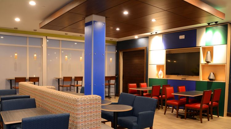 Holiday Inn Express & Suites Pittsburgh Restaurant