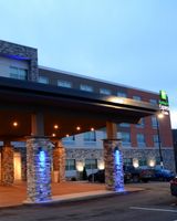 Holiday Inn Express & Suites Pittsburgh