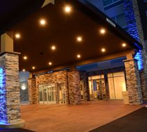 Holiday Inn Express & Suites Pittsburgh Exterior