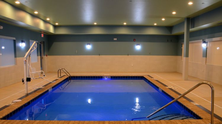 Holiday Inn Express & Suites Pittsburgh Pool