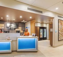 Holiday Inn Express & Suites Chanute Lobby
