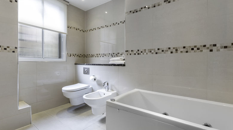 <b>Arlington House Apts Room</b>. Images powered by <a href="https://www.leonardoworldwide.com/" title="Leonardo Worldwide" target="_blank">Leonardo</a>.