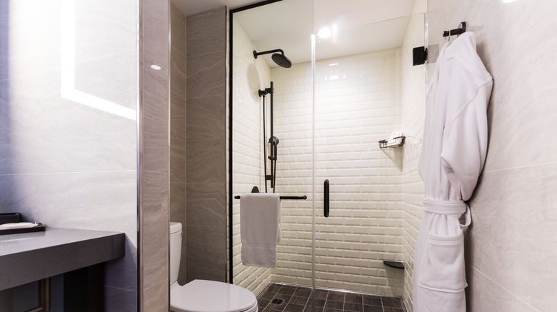 <b>Crowne Plaza HY36 Midtown Manhattan Room</b>. Images powered by <a href="https://www.leonardoworldwide.com/" title="Leonardo Worldwide" target="_blank">Leonardo</a>.
