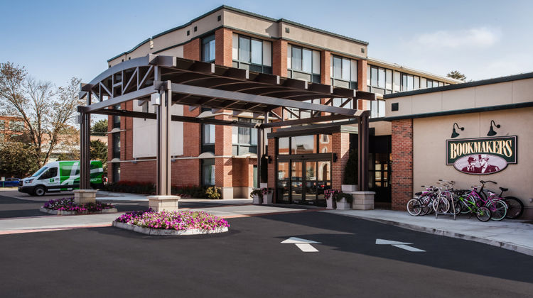 Holiday Inn Saratoga Springs Exterior