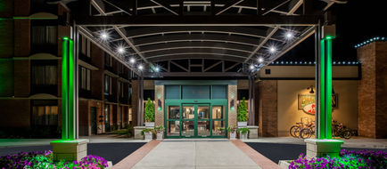 Holiday Inn Saratoga Springs Exterior