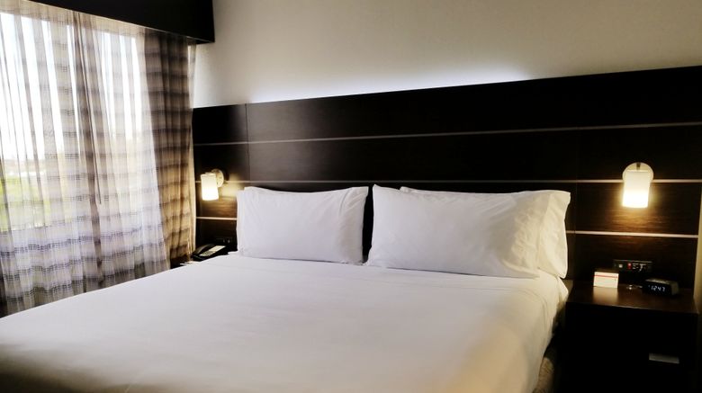 <b>Holiday Inn Express Room</b>. Images powered by <a href="https://www.leonardoworldwide.com/" title="Leonardo Worldwide" target="_blank">Leonardo</a>.