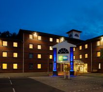 Holiday Inn Express Droitwich Spa Exterior