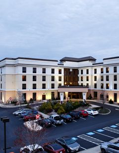 Holiday Inn Express/Stes Harrisburg W