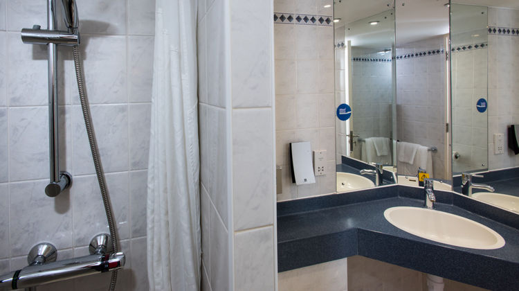 Holiday Inn Express Wimbledon South Room