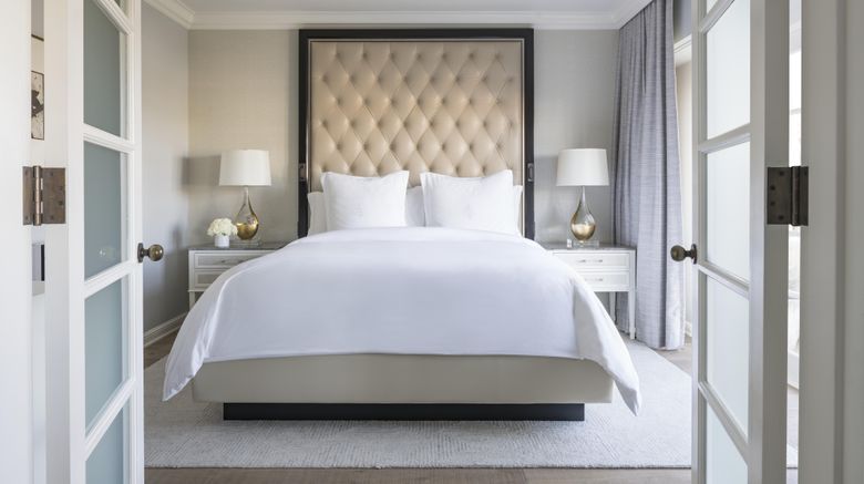<b>Four Seasons Los Angeles - Beverly Hills Room</b>. Images powered by <a href="https://www.leonardoworldwide.com/" title="Leonardo Worldwide" target="_blank">Leonardo</a>.