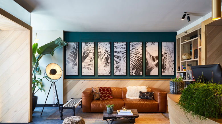 <b>Hotel Indigo Antwerp City Centre Lobby</b>. Images powered by <a href="https://www.leonardoworldwide.com/" title="Leonardo Worldwide" target="_blank">Leonardo</a>.