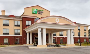 Holiday Inn Express & Suites Andalusia