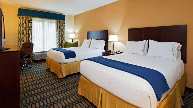 Holiday Inn Express & Suites Andalusia Room
