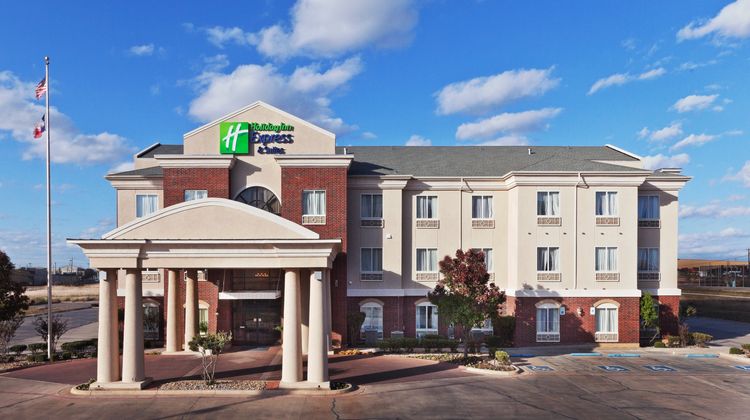 Holiday Inn Express Exterior
