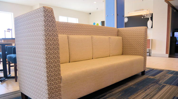Holiday Inn Express Lobby