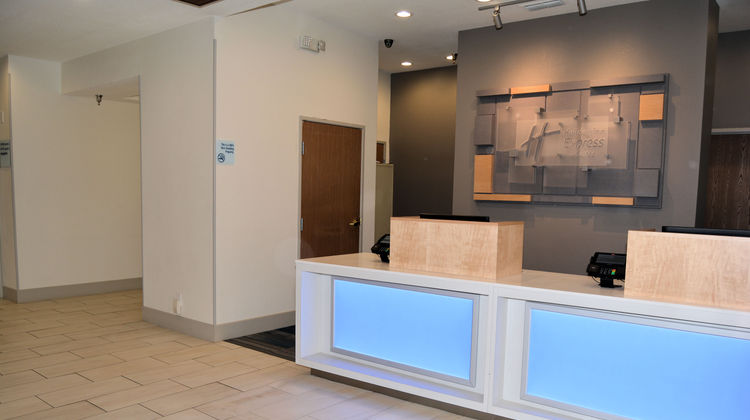 Holiday Inn Express Lobby