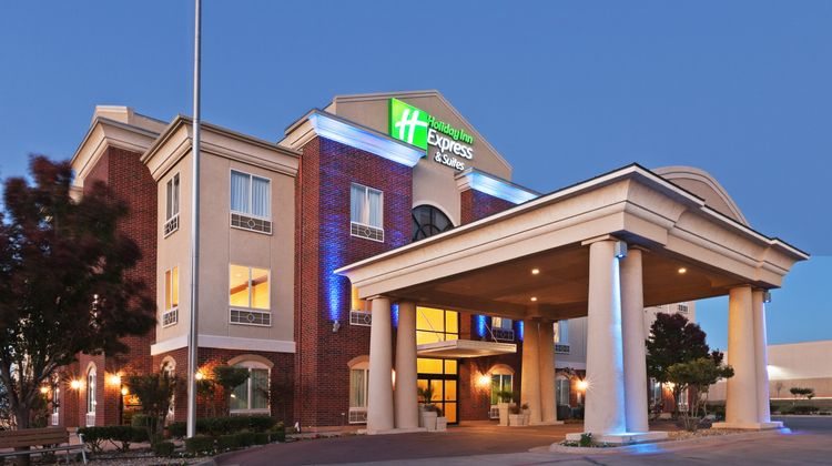 Holiday Inn Express Exterior