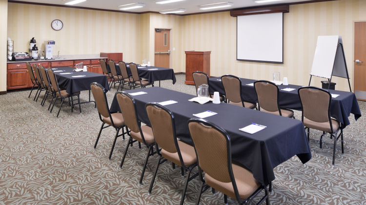 Holiday Inn Express & Suites Meeting