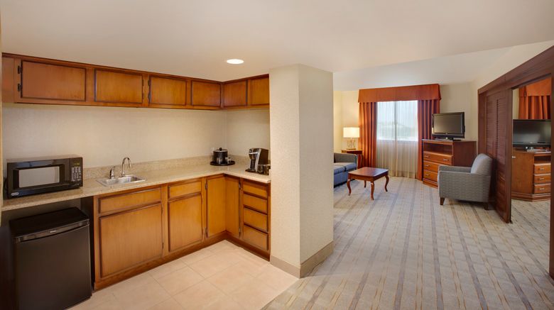 <b>Holiday Inn Dallas Market Center Suite</b>. Images powered by <a href="https://www.leonardoworldwide.com/" title="Leonardo Worldwide" target="_blank">Leonardo</a>.