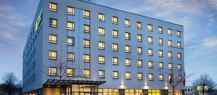 Holiday Inn Express Dusseldorf City Nord Exterior