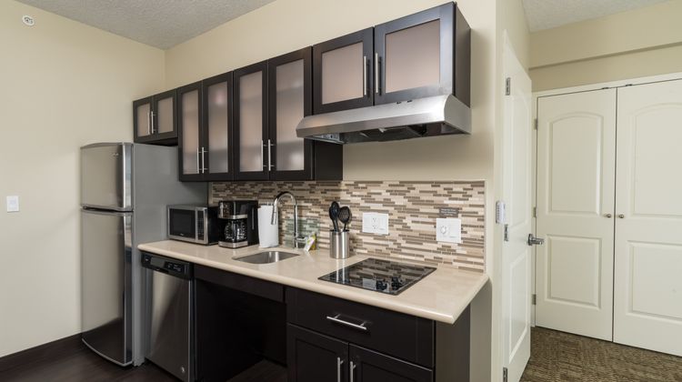 Staybridge Suites Saskatoon University Suite