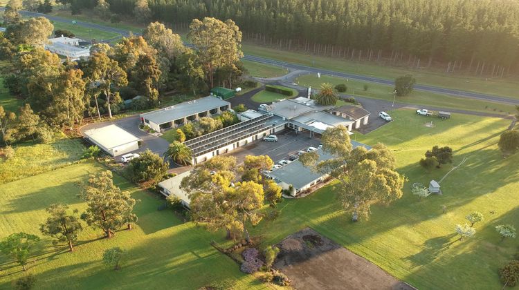 William Macintosh Motor Lodge Exterior