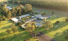 William Macintosh Motor Lodge