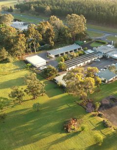 William Macintosh Motor Lodge