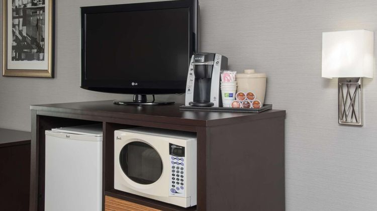 Holiday Inn Express & Suites Room