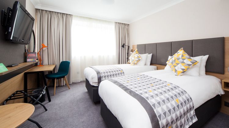 Holiday Inn Gatwick Airport Room
