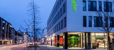 Holiday Inn Munich - Westpark Exterior