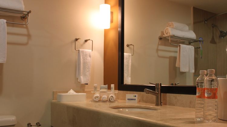 Holiday Inn Express Guaymas Room