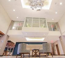 Holiday Inn Express & Stes Miami Airport Lobby
