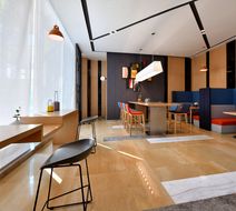 Holiday Inn Express Tianhe Exterior