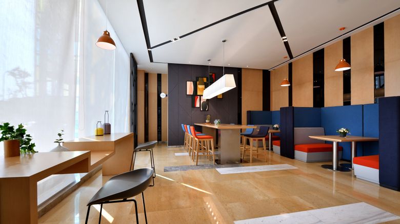 <b>Holiday Inn Express Tianhe Exterior</b>. Images powered by <a href="https://www.leonardoworldwide.com/" title="Leonardo Worldwide" target="_blank">Leonardo</a>.