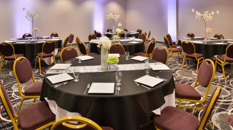 Holiday Inn Kansas City Airport Ballroom