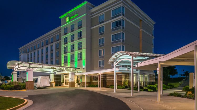 Holiday Inn Kansas City Airport Exterior