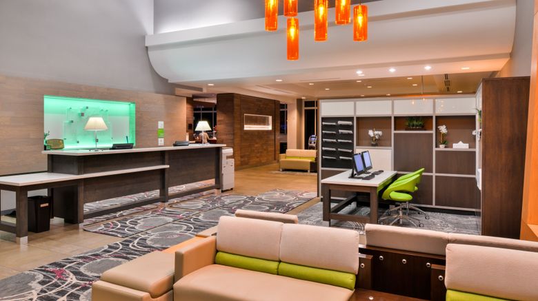 <b>Holiday Inn Kansas City Airport Lobby</b>. Images powered by <a href="https://www.leonardoworldwide.com/" title="Leonardo Worldwide" target="_blank">Leonardo</a>.