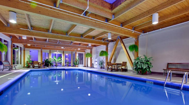 Holiday Inn Montreal Longueuil Pool