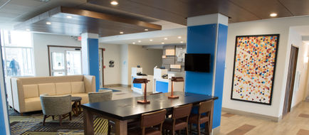 Holiday Inn Express & Suites Mishawaka Lobby