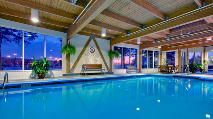 Holiday Inn Montreal Longueuil Pool