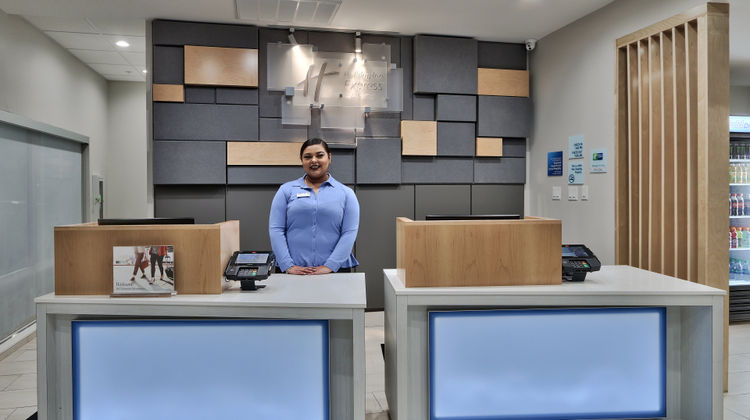 Holiday Inn Express & Suites Houston E Lobby