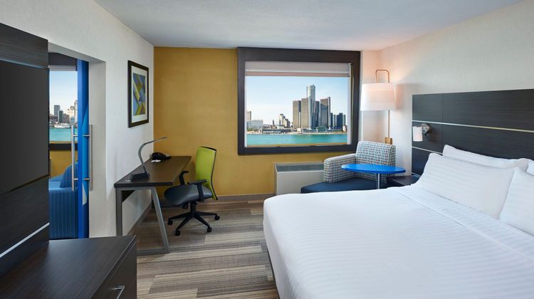 Holiday Inn Express Windsor Waterfront Room